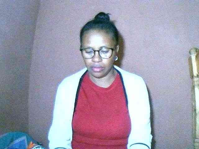 Nirinah2710 webcam