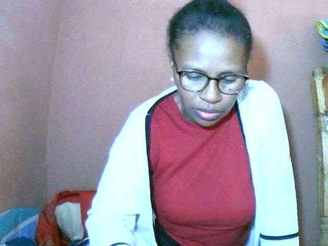Nirinah2710 webcam