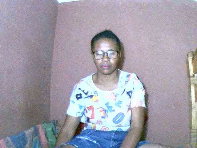 Nirinah2710 webcam