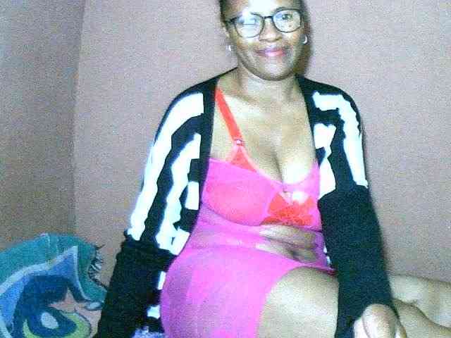 Nirinah2710 webcam