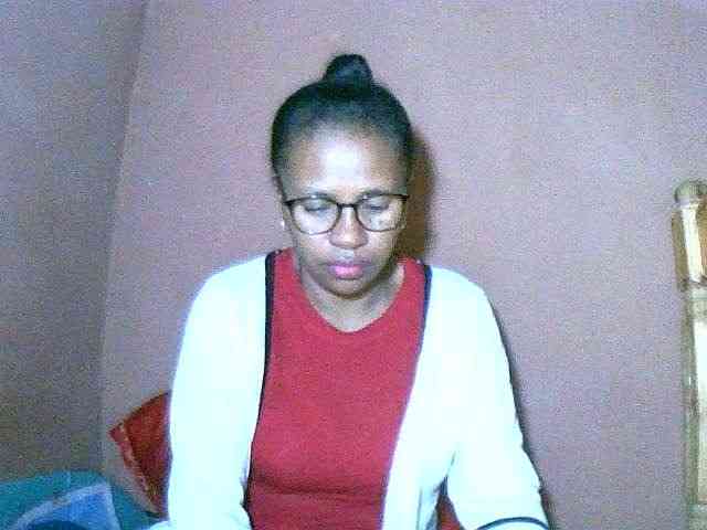 Nirinah2710 webcam