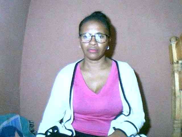 Nirinah2710 webcam