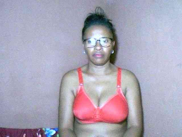 Nirinah2710 webcam