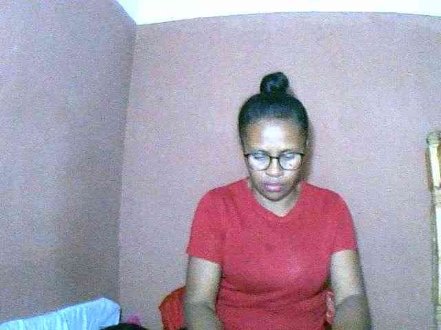 Nirinah2710 webcam