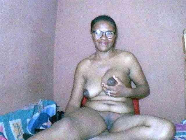 Nirinah2710 webcam