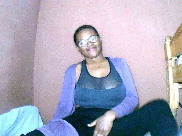 Nirinah2710 webcam