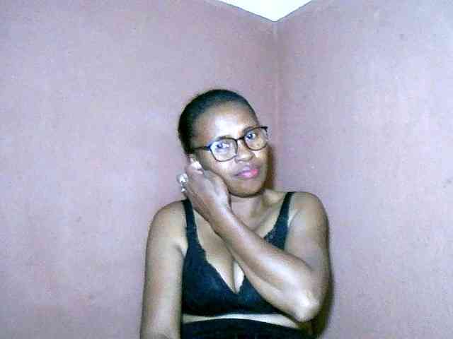 Nirinah2710 webcam