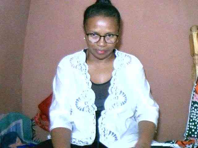 Nirinah2710 webcam