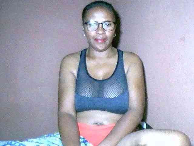 Nirinah2710 webcam