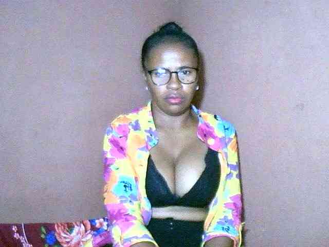 Nirinah2710 webcam