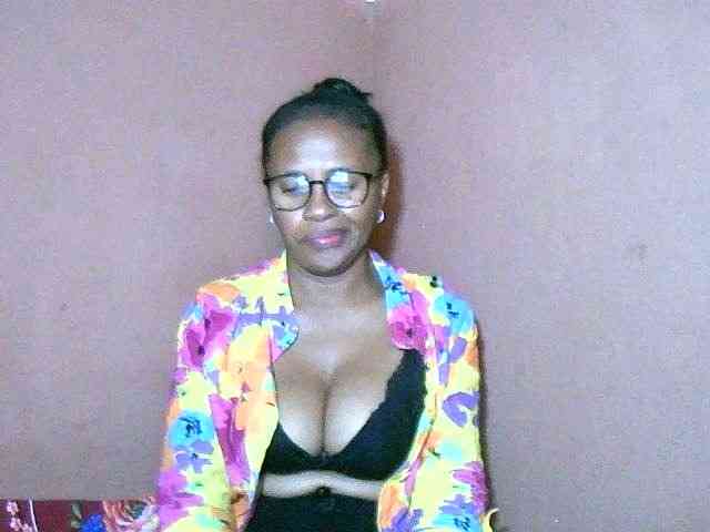 Nirinah2710 webcam