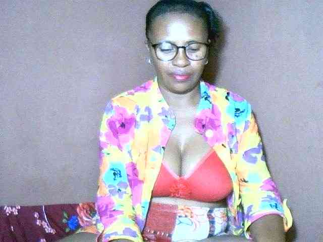 Nirinah2710 webcam