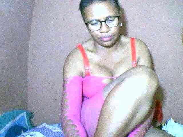 chat on live Nirinah2710