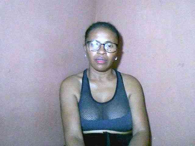 Nirinah2710 webcam