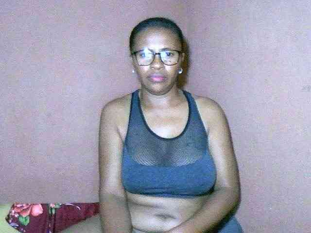 Nirinah2710 webcam