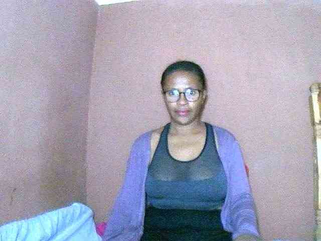 Nirinah2710 webcam