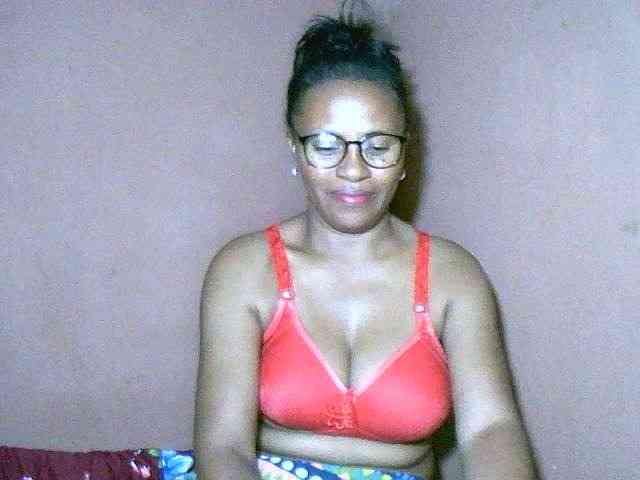 Nirinah2710 webcam