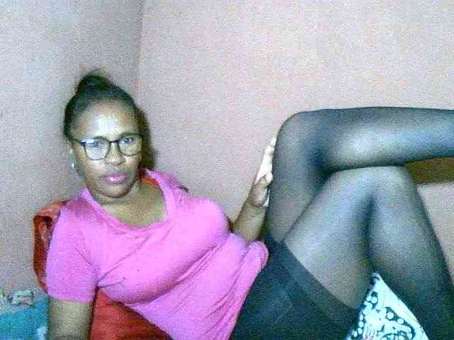 Nirinah2710 webcam