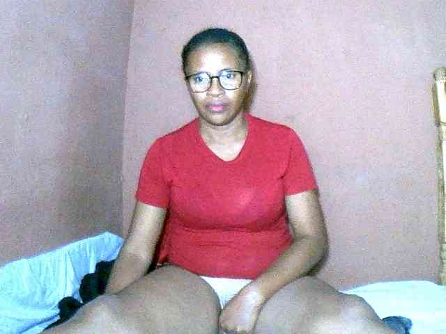 Nirinah2710 webcam