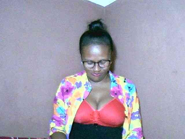 Nirinah2710 webcam