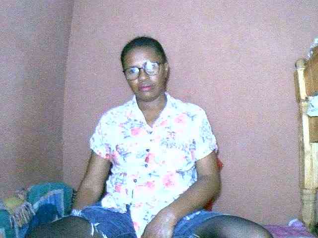 Nirinah2710 webcam