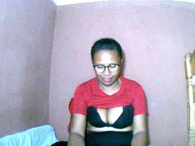 Nirinah2710 webcam