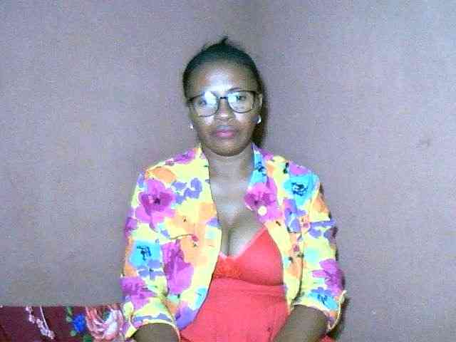 Nirinah2710 webcam