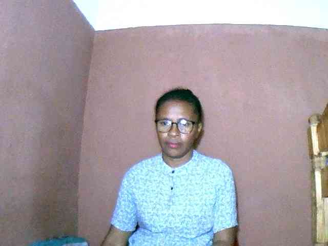 Nirinah2710 webcam