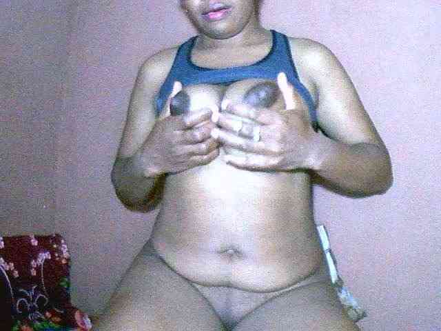 Nirinah2710 webcam