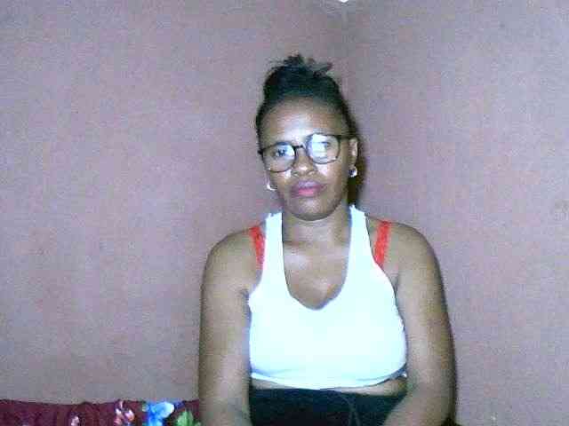 Nirinah2710 webcam