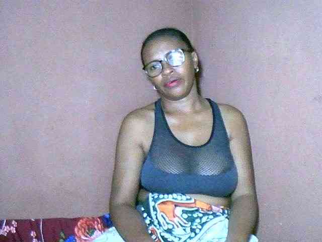 Nirinah2710 webcam