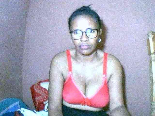 Nirinah2710 webcam