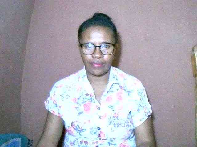 Nirinah2710 webcam