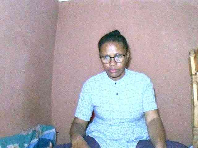 Nirinah2710 webcam