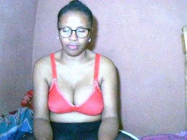 Nirinah2710 webcam