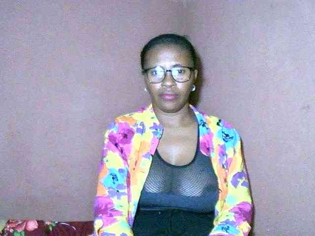 Nirinah2710 webcam