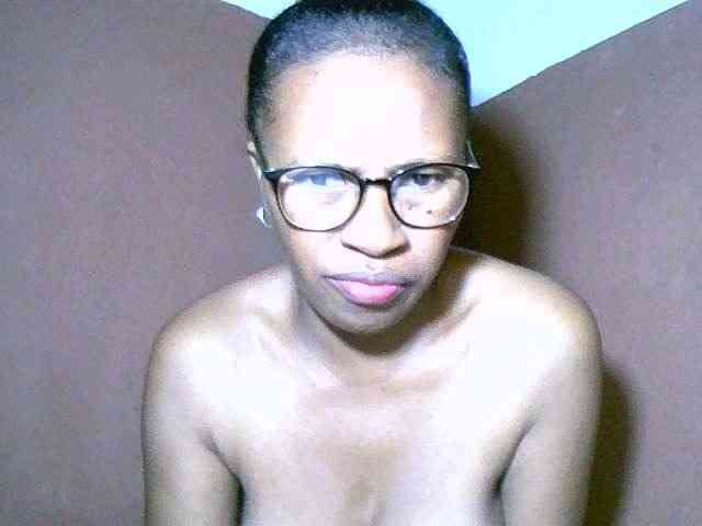 Nirinah2710 webcam
