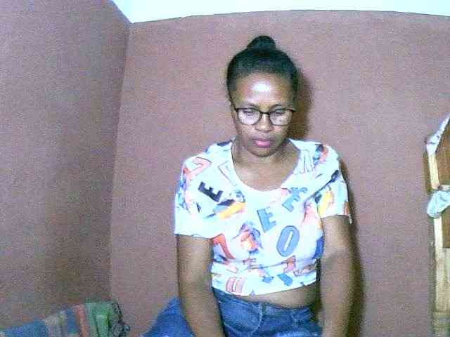 Nirinah2710 webcam