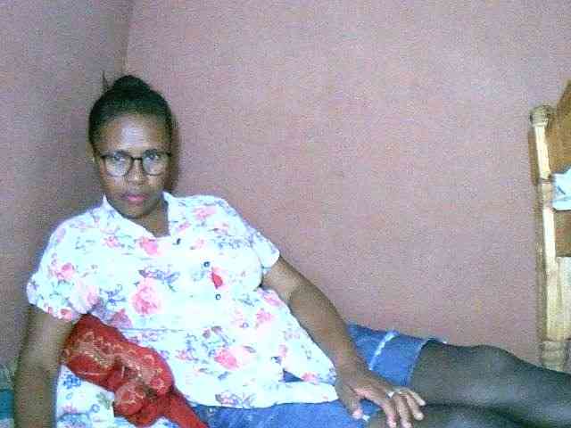 Nirinah2710 webcam