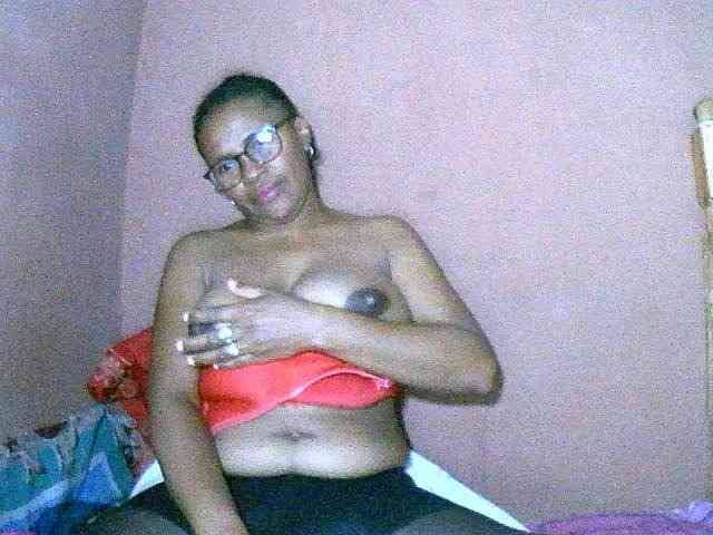 Nirinah2710 webcam