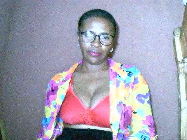 Nirinah2710 webcam