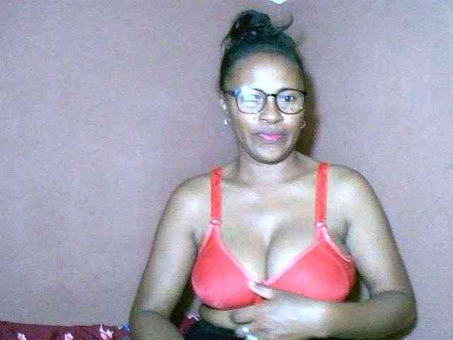 Nirinah2710 webcam