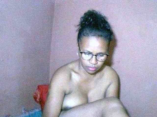 Nirinah2710 webcam