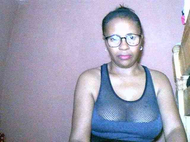 Nirinah2710 webcam