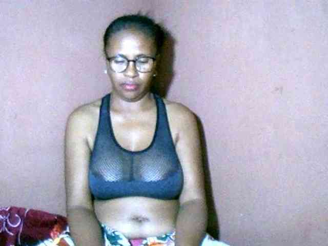 Nirinah2710 webcam