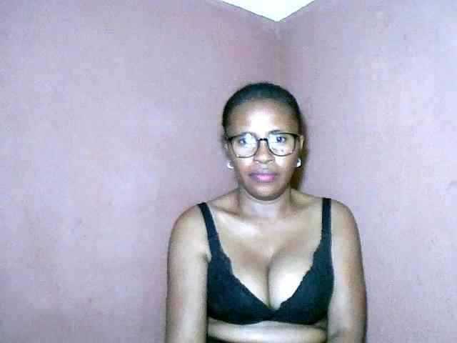 Nirinah2710 webcam