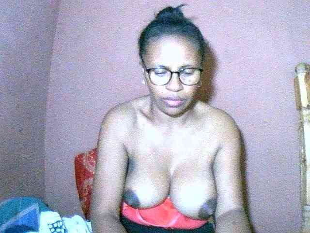 Nirinah2710 webcam