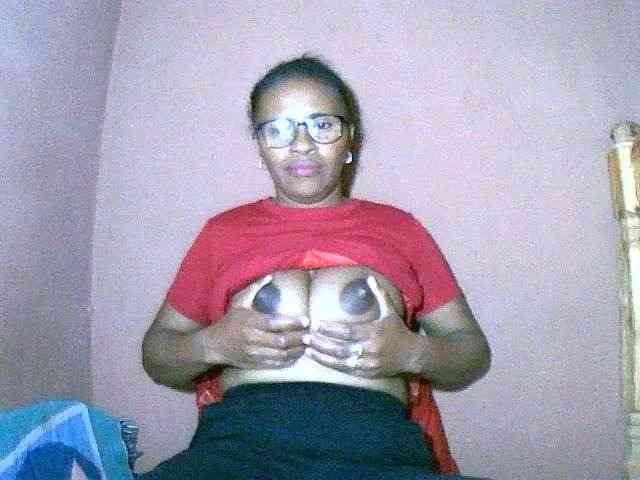 Nirinah2710 webcam