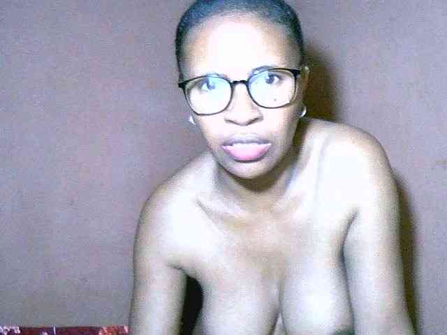 Nirinah2710 webcam