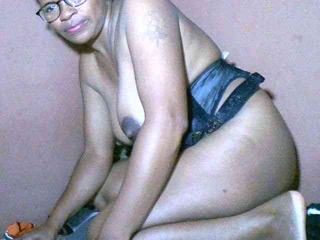 Nirinah2710 webcam